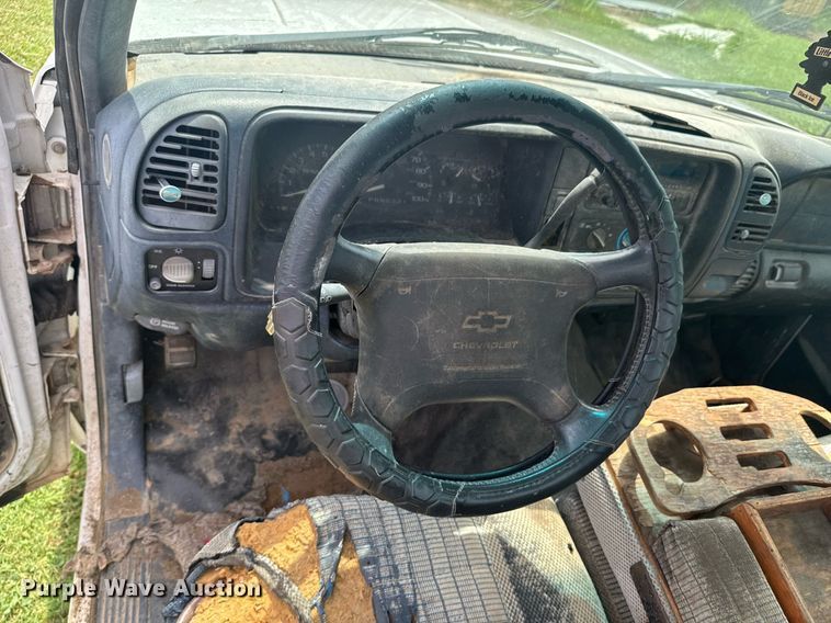 image for item DU9308 1998 Chevrolet C1500 pickup truck