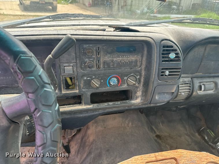 image for item DU9308 1998 Chevrolet C1500 pickup truck