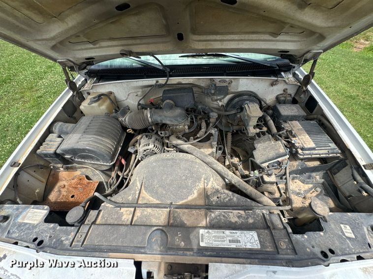 image for item DU9308 1998 Chevrolet C1500 pickup truck