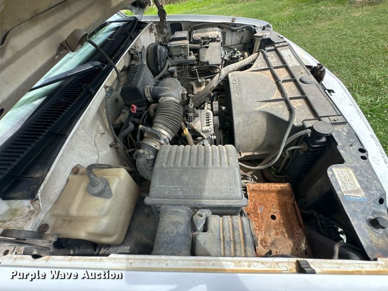 image for item DU9308 1998 Chevrolet C1500 pickup truck