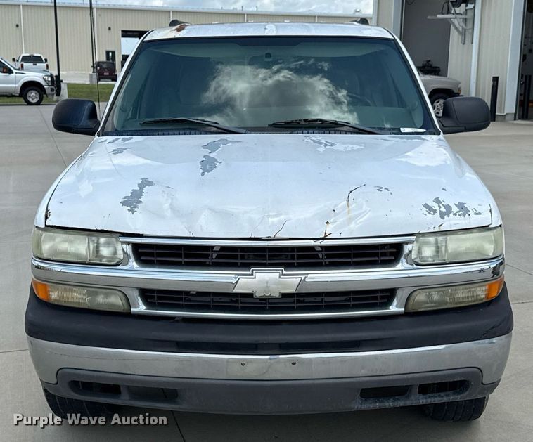 image for item DU9347 2004 Chevrolet Suburban 1500 SUV