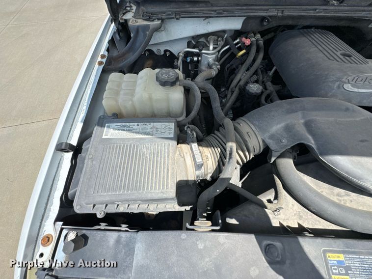 image for item DU9347 2004 Chevrolet Suburban 1500 SUV