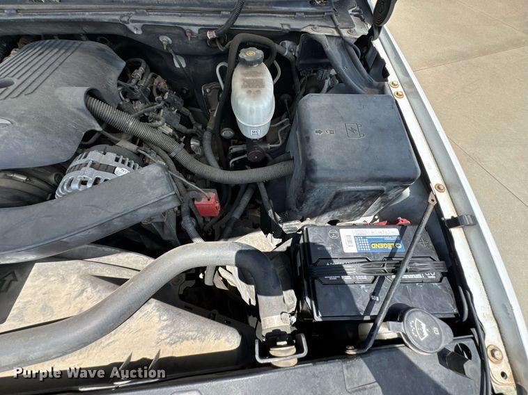 image for item DU9347 2004 Chevrolet Suburban 1500 SUV