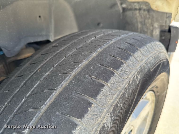 image for item DU9347 2004 Chevrolet Suburban 1500 SUV