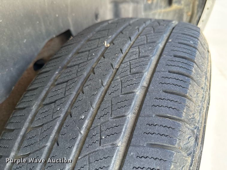 image for item DU9347 2004 Chevrolet Suburban 1500 SUV