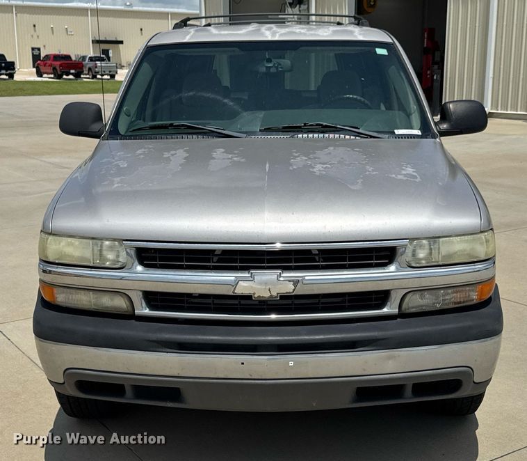 image for item DU9348 2004 Chevrolet Suburban 1500 SUV