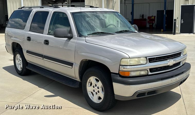 image for item DU9348 2004 Chevrolet Suburban 1500 SUV