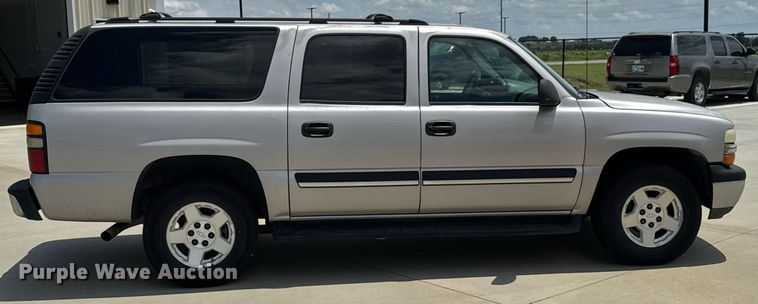 image for item DU9348 2004 Chevrolet Suburban 1500 SUV