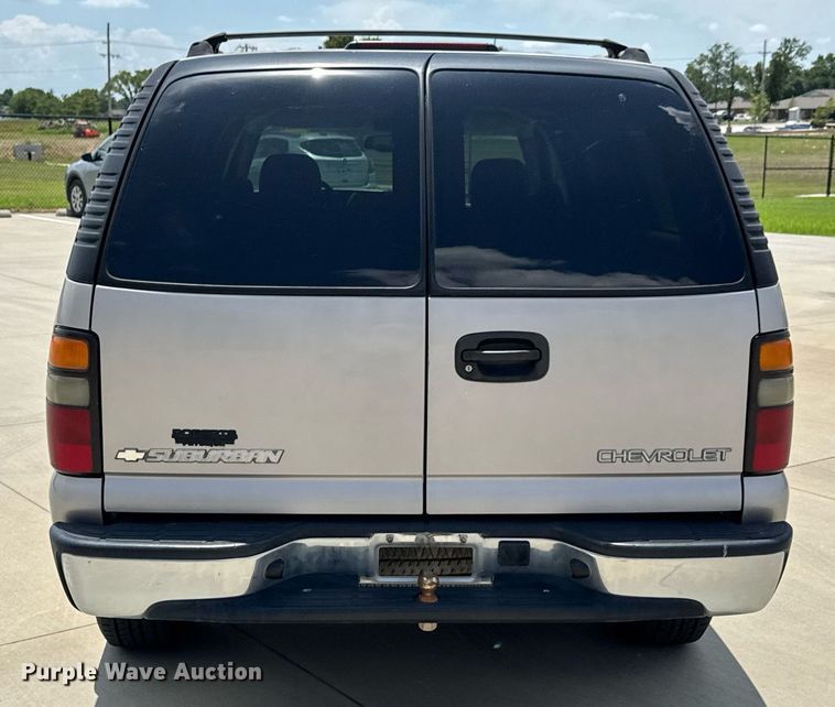 image for item DU9348 2004 Chevrolet Suburban 1500 SUV