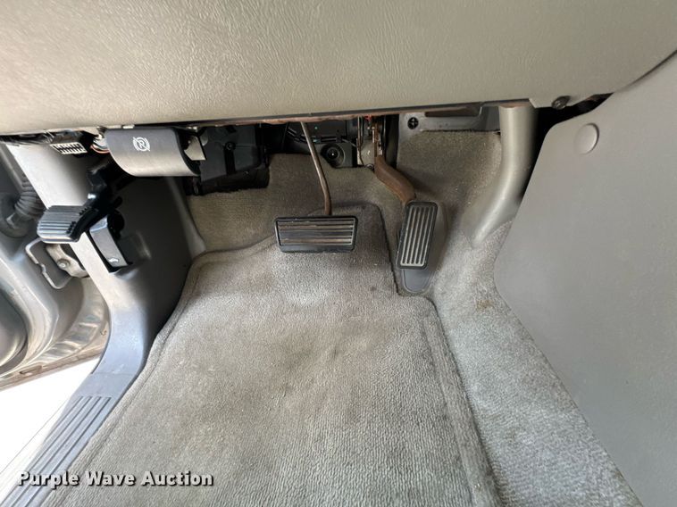 image for item DU9348 2004 Chevrolet Suburban 1500 SUV