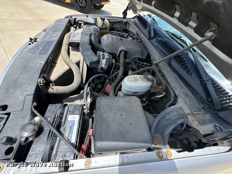 image for item DU9348 2004 Chevrolet Suburban 1500 SUV