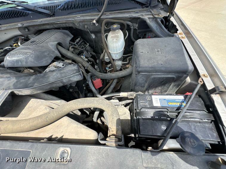 image for item DU9348 2004 Chevrolet Suburban 1500 SUV