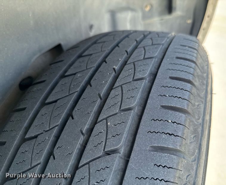 image for item DU9348 2004 Chevrolet Suburban 1500 SUV