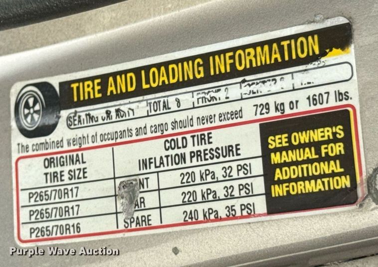 image for item DU9348 2004 Chevrolet Suburban 1500 SUV