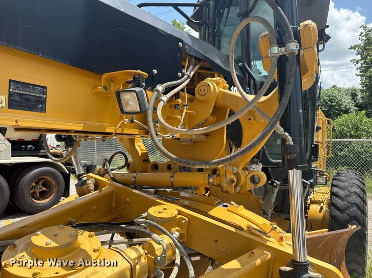 image for item DU9353 2014 Caterpillar 120M2 motor grader