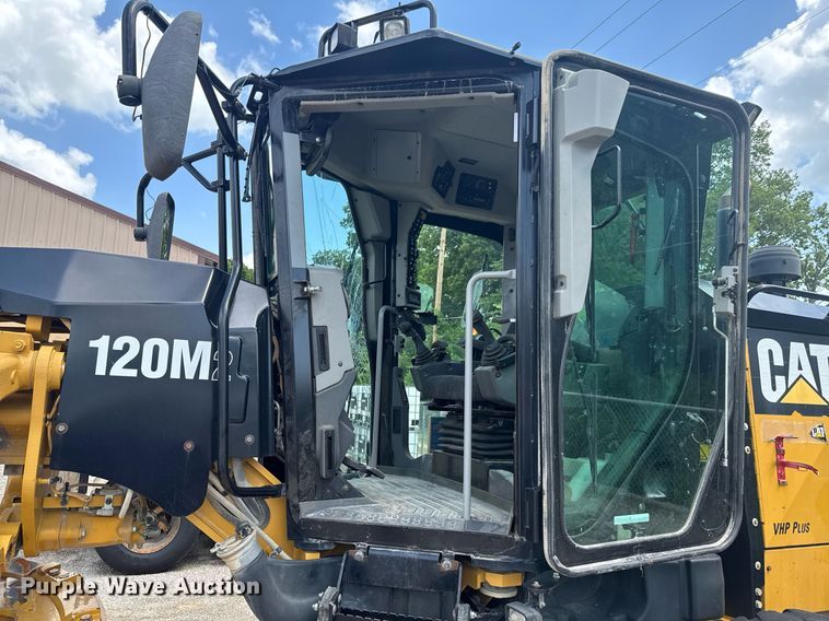 image for item DU9353 2014 Caterpillar 120M2 motor grader