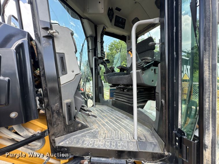 image for item DU9353 2014 Caterpillar 120M2 motor grader