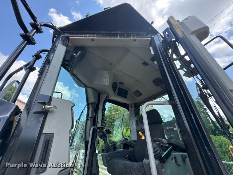 image for item DU9353 2014 Caterpillar 120M2 motor grader