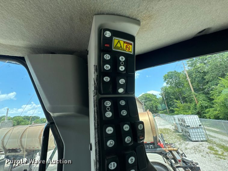 image for item DU9353 2014 Caterpillar 120M2 motor grader