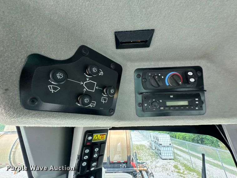 image for item DU9353 2014 Caterpillar 120M2 motor grader