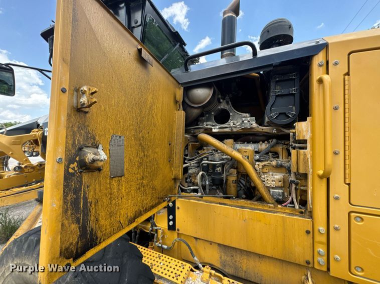 image for item DU9353 2014 Caterpillar 120M2 motor grader