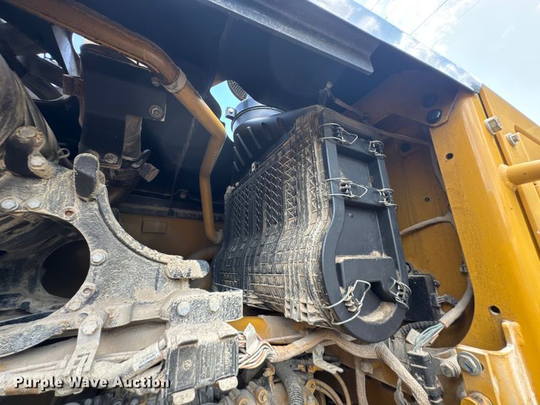 image for item DU9353 2014 Caterpillar 120M2 motor grader