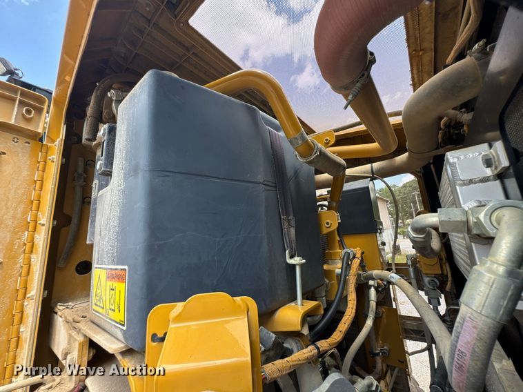 image for item DU9353 2014 Caterpillar 120M2 motor grader