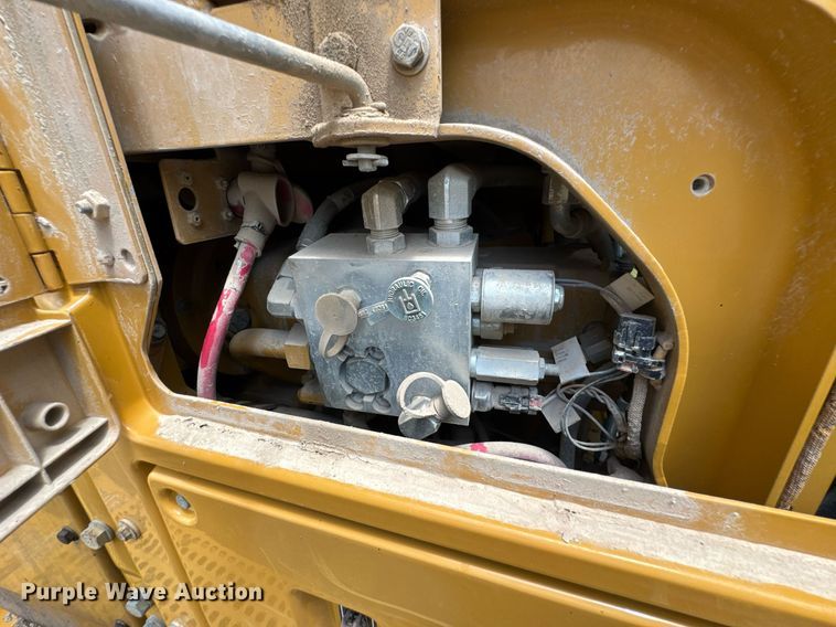 image for item DU9353 2014 Caterpillar 120M2 motor grader