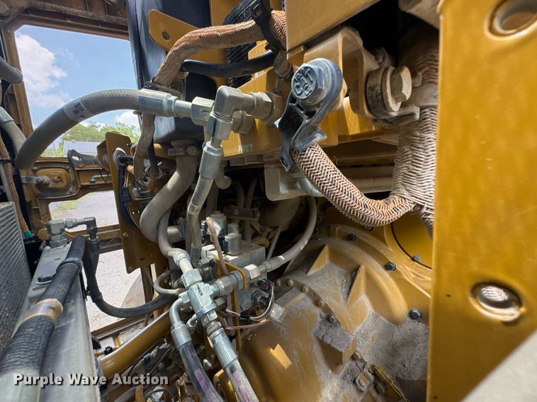 image for item DU9353 2014 Caterpillar 120M2 motor grader