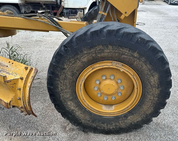 image for item DU9353 2014 Caterpillar 120M2 motor grader