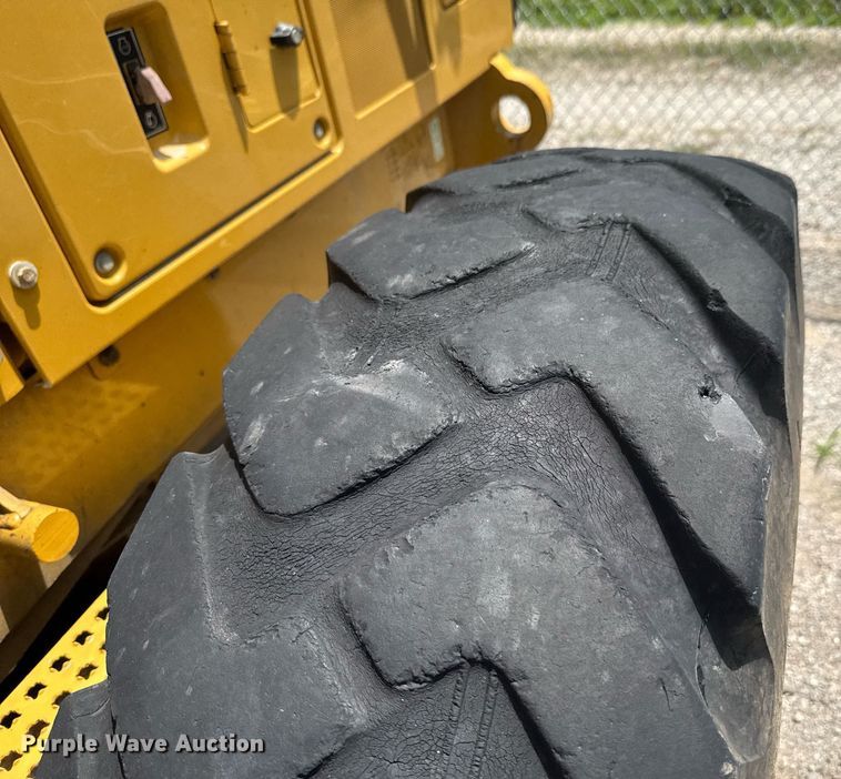 image for item DU9353 2014 Caterpillar 120M2 motor grader