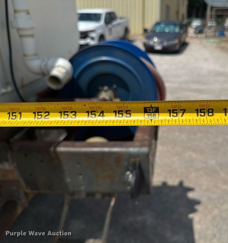 image for item DU9355 1981 International 1854 water truck