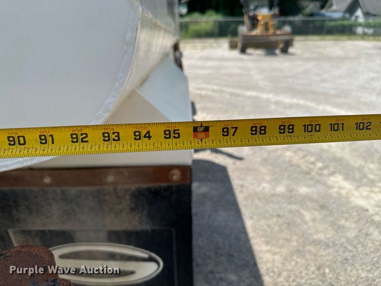 image for item DU9355 1981 International 1854 water truck