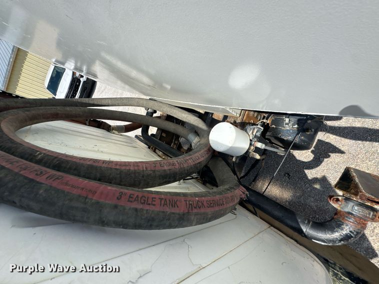 image for item DU9355 1981 International 1854 water truck