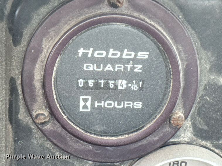 image for item DU9355 1981 International 1854 water truck