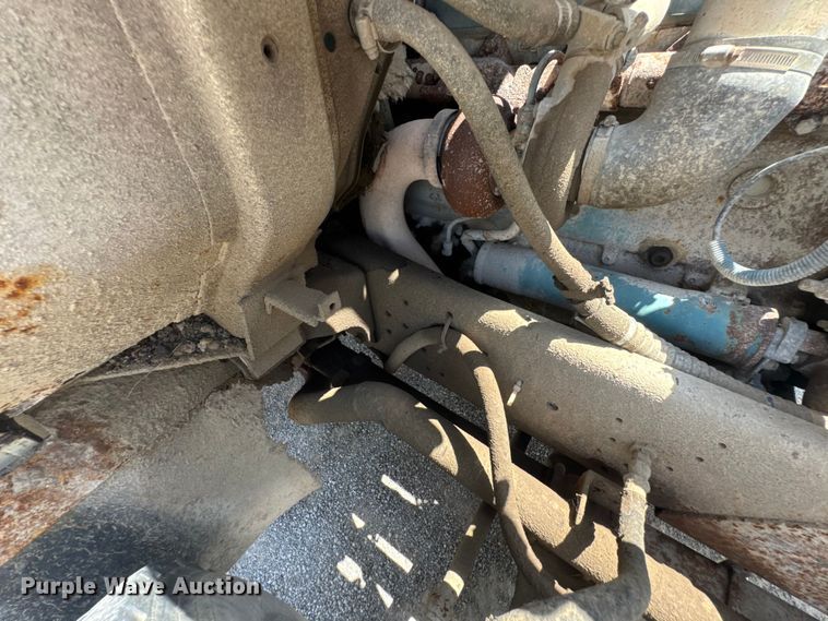 image for item DU9355 1981 International 1854 water truck