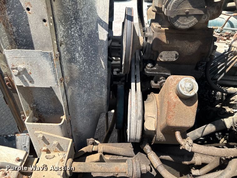 image for item DU9355 1981 International 1854 water truck