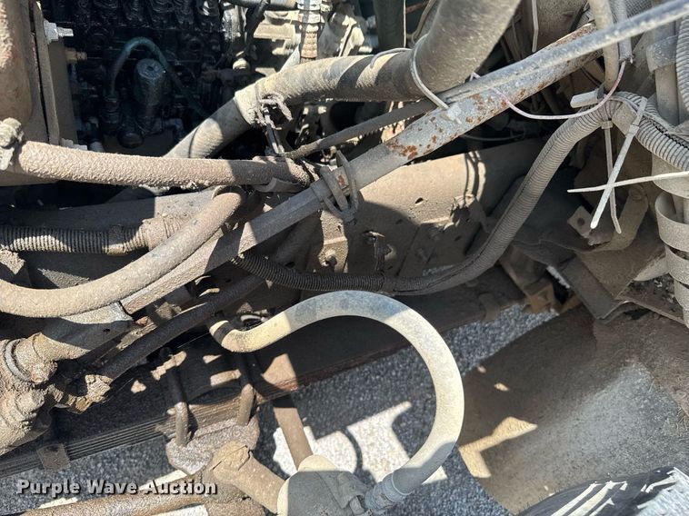 image for item DU9355 1981 International 1854 water truck