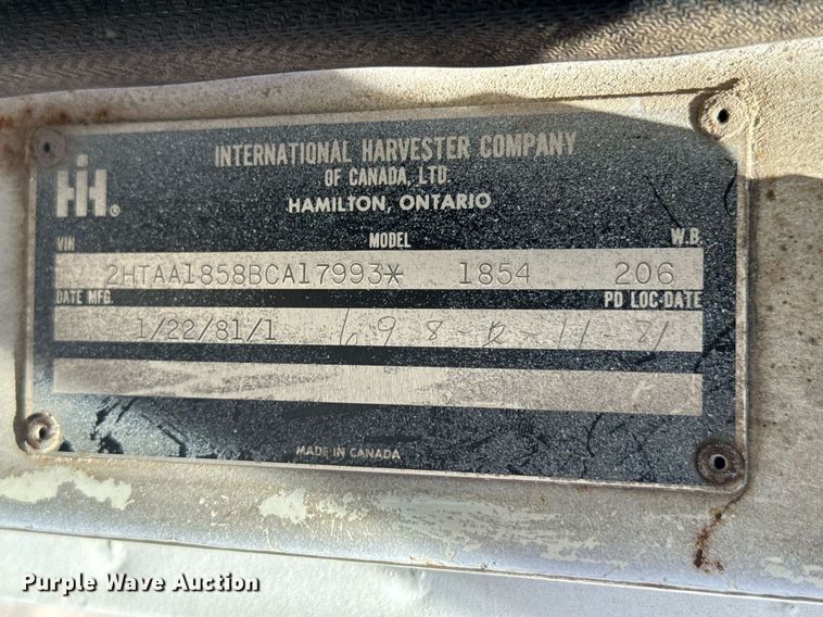 image for item DU9355 1981 International 1854 water truck