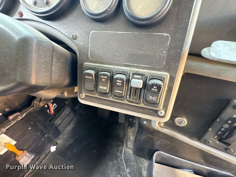 image for item DU9357 2005 Blue Bird Vision school bus