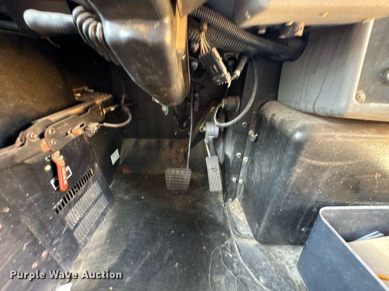 image for item DU9357 2005 Blue Bird Vision school bus