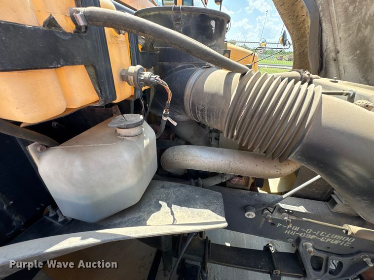 image for item DU9357 2005 Blue Bird Vision school bus