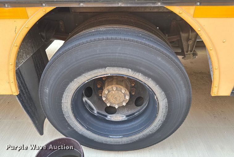 image for item DU9357 2005 Blue Bird Vision school bus