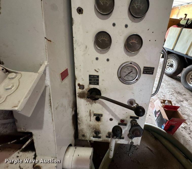 image for item DU9365 2002 Sewer Equipment Co. 747-FR2000 sewer jetter trailer