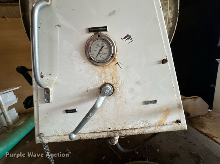 image for item DU9365 2002 Sewer Equipment Co. 747-FR2000 sewer jetter trailer