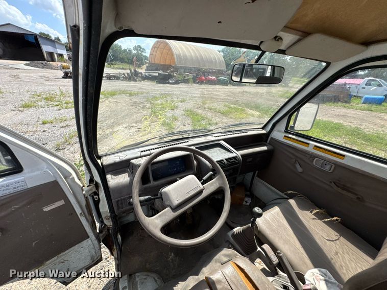 image for item DU9375 1992 Daihatsu 43RO mini truck