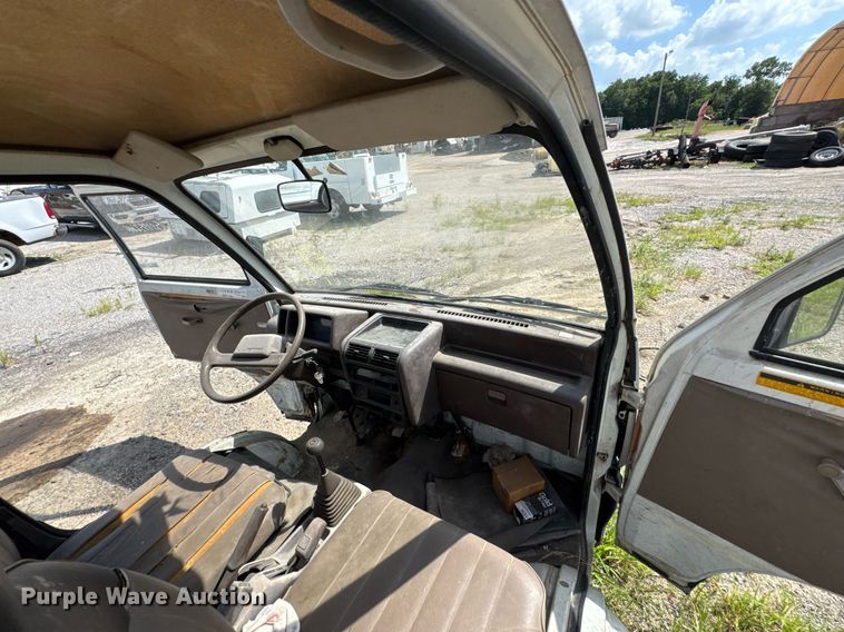 image for item DU9375 1992 Daihatsu 43RO mini truck