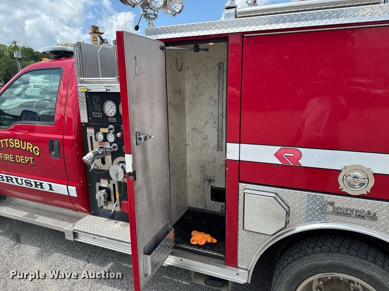 image for item DU9376 2006 Ford F550 pumper fire truck