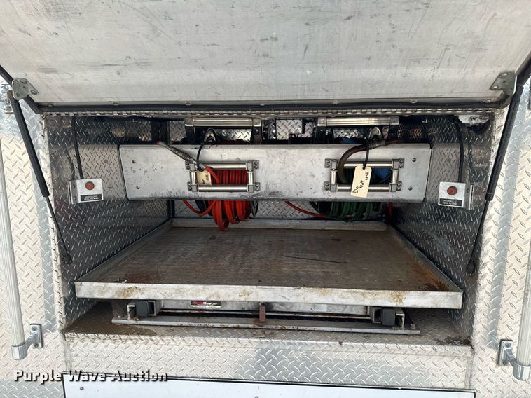 image for item DU9376 2006 Ford F550 pumper fire truck