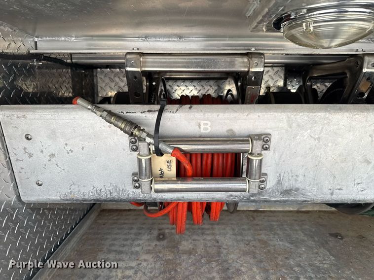 image for item DU9376 2006 Ford F550 pumper fire truck